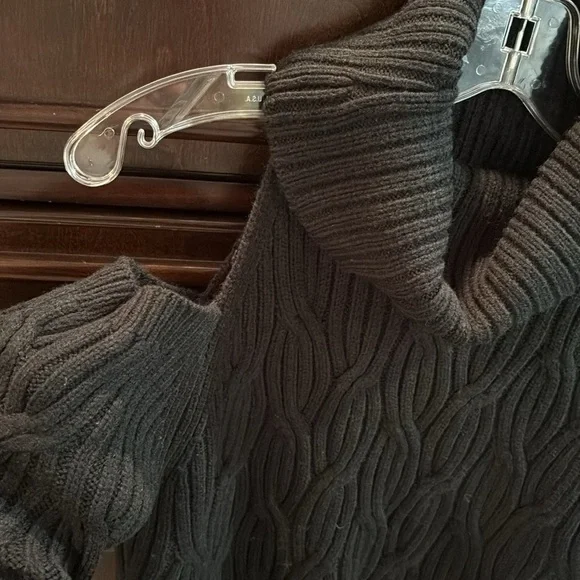 Evereve Open Shoulder Turtleneck Sweater - Picture 7 of 8